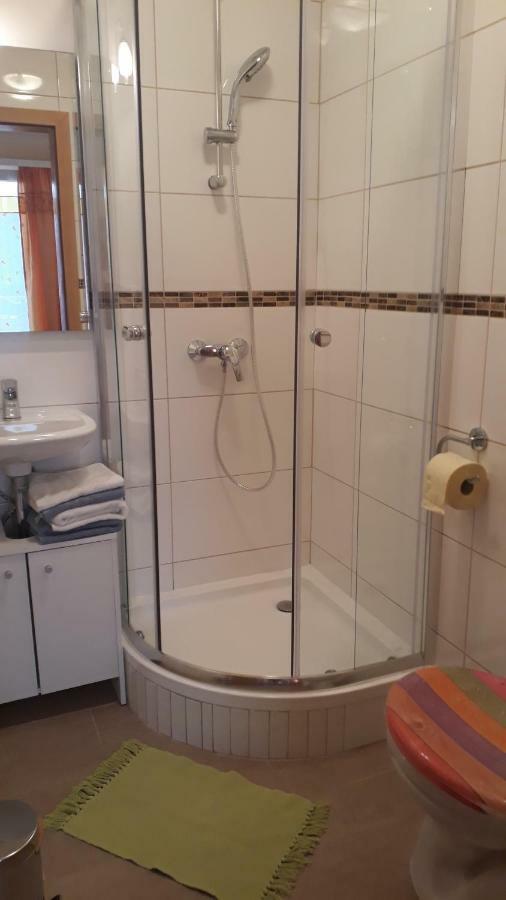 Haus Sonja Apartment Фаак ам Зее Екстериор снимка
